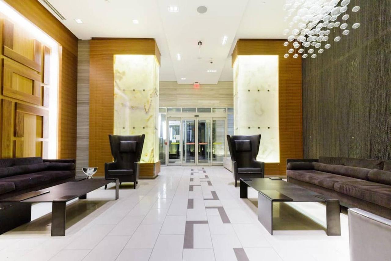 Vila Stunning Views Of Downtown - Luxury High Rise With King Bed! Toronto Exteriér fotografie