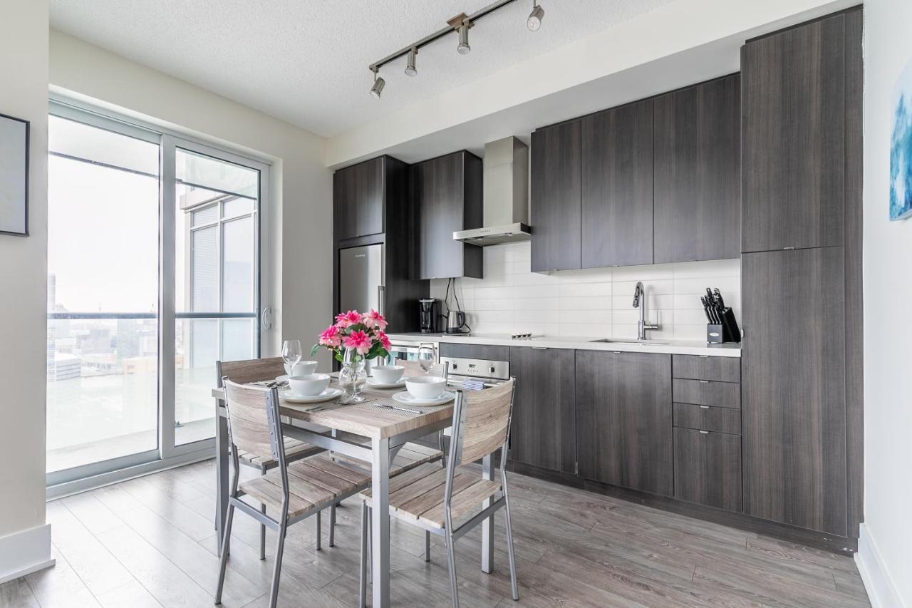 Vila Stunning Views Of Downtown - Luxury High Rise With King Bed! Toronto Exteriér fotografie