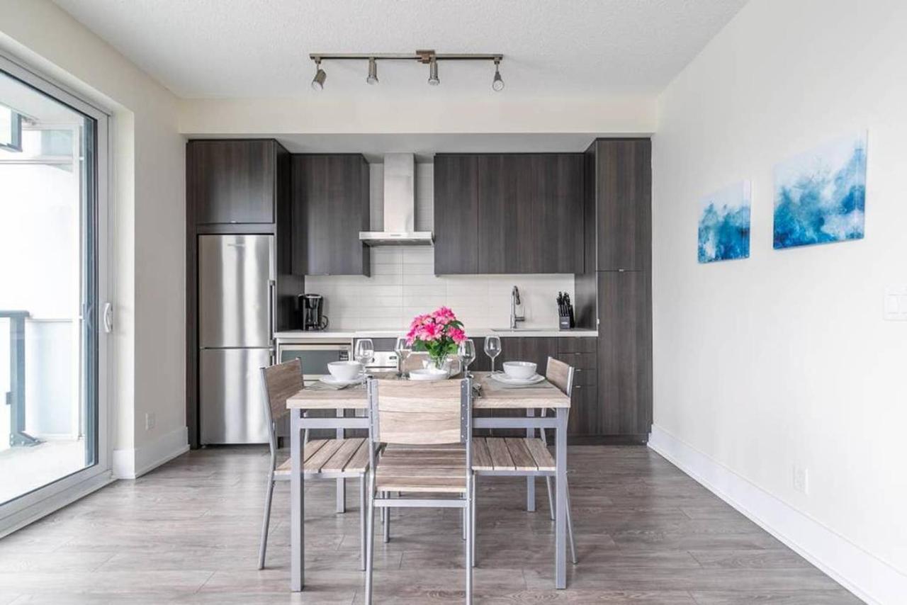 Vila Stunning Views Of Downtown - Luxury High Rise With King Bed! Toronto Exteriér fotografie